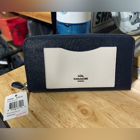 Coach accordion wallet - Picture 3 of 8